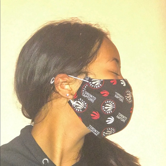 Toronto Raptors Mask - Picture 6 of 9